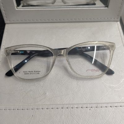 Lentes de acetato transparentes